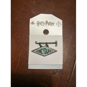 Wizarding World Of Harry Potter Honeydukes Pin Universal Studios - hard-to-find